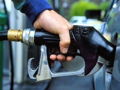 Минфин предлагает пополнить бюджет за счет повышения цен на бензин