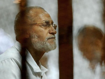 Египетский суд приговорил духовного лидера &quot;Братьев-мусульман&quot; к смертной казни