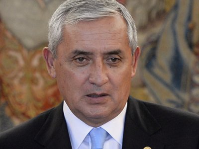 Экс-президенту Гватемалы предъявили официальные обвинения в мошенничестве