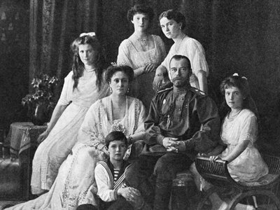 СКР возобновил расследование дела об убийстве семьи императора Николая II
