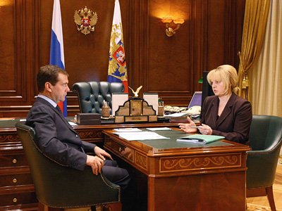 Медведев назначил на место Э.Памфиловой секретаря Союза журналистов