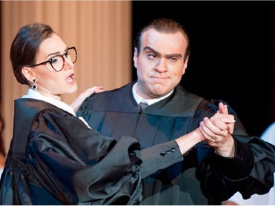 На суд публики – как верховные судьи США стали героями комической оперы