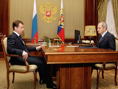 Медведев: &quot;Механизм исполнения решений КС РФ еще предстоит наладить&quot;