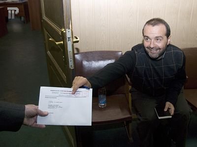 Суд отказал Виктору Шендеровичу в иске к Дарье Донцовой о плагиате