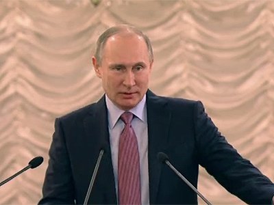 Путин поручил ограничить кредитование граждан с высокой задолженностью