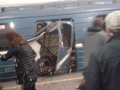Взрыв в метро Санкт-Петербурга: есть жертвы, возбуждено уголовное дело