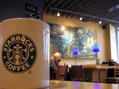 Суд разрешил Starbucks не делиться чаевыми