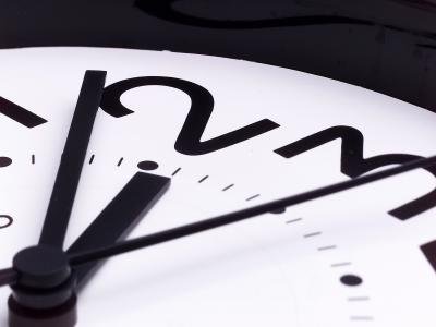 Правительство завтра рассмотрит законопроект об исчислении времени в часовых зонах