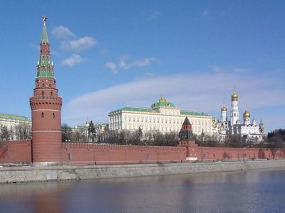 У высокопоставленного чиновника Кремля украли много денег, золотые часы и пистолет