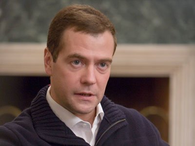 Медведев прорекламировал суды