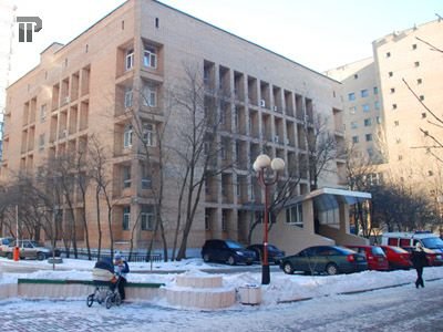 Москва: у здания суда подожгли машину ответчика
