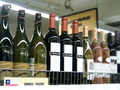 Импортеры алкоголя просят Путина отложить вступление норм Таможенного союза
