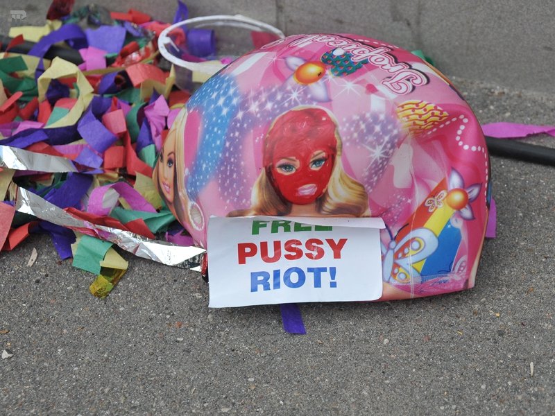 Фотопредисловие к приговору Хамовнического суда по делу Pussy Riot