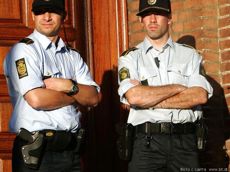 Как одеваются правоохранители в разных странах мира