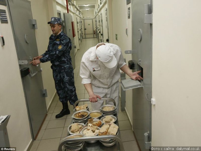 Чем кормят заключенных в разных странах
